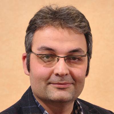 Dr Roozbeh Rafati