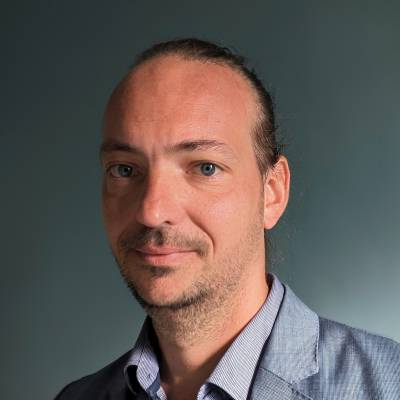 Dr Hans Hönes